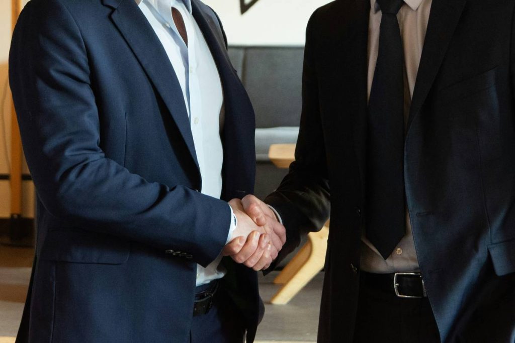 Networking Strategies for Professionals: How Introverts Can Build Real Connections Without Burning Out